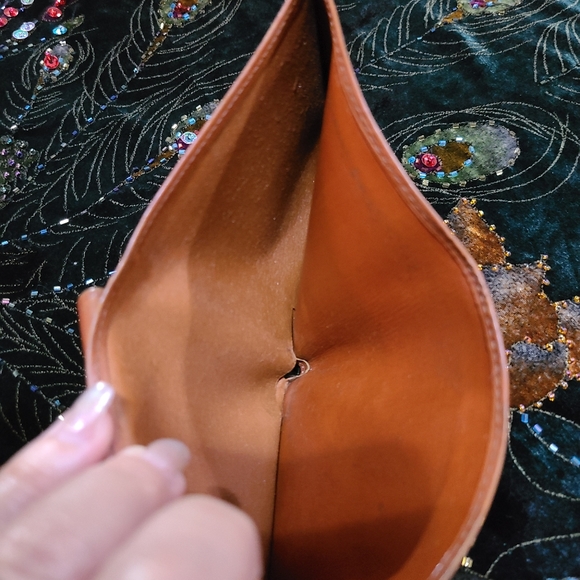 Louis Vuitton EPI Wallet - Picture 13 of 14